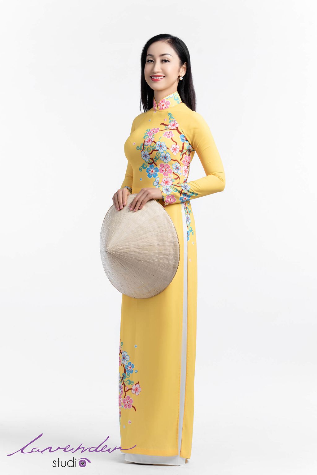 Giá thuê áo dài Tết đẹp ở Đà Nẵng