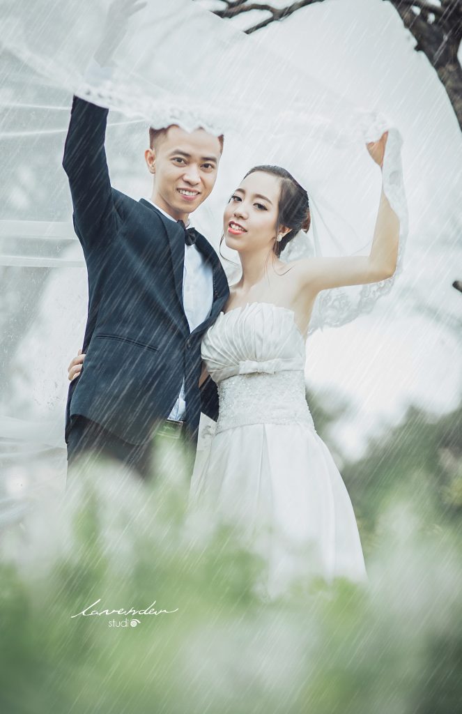 bí quyết chụp ảnh cưới dưới mưa