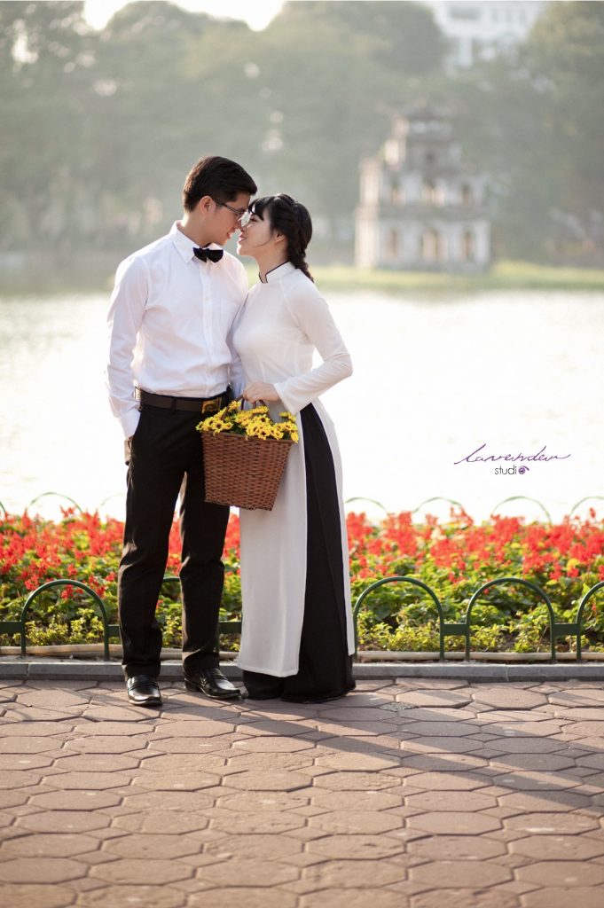 chụp ảnh cưới tại hồ gươm
