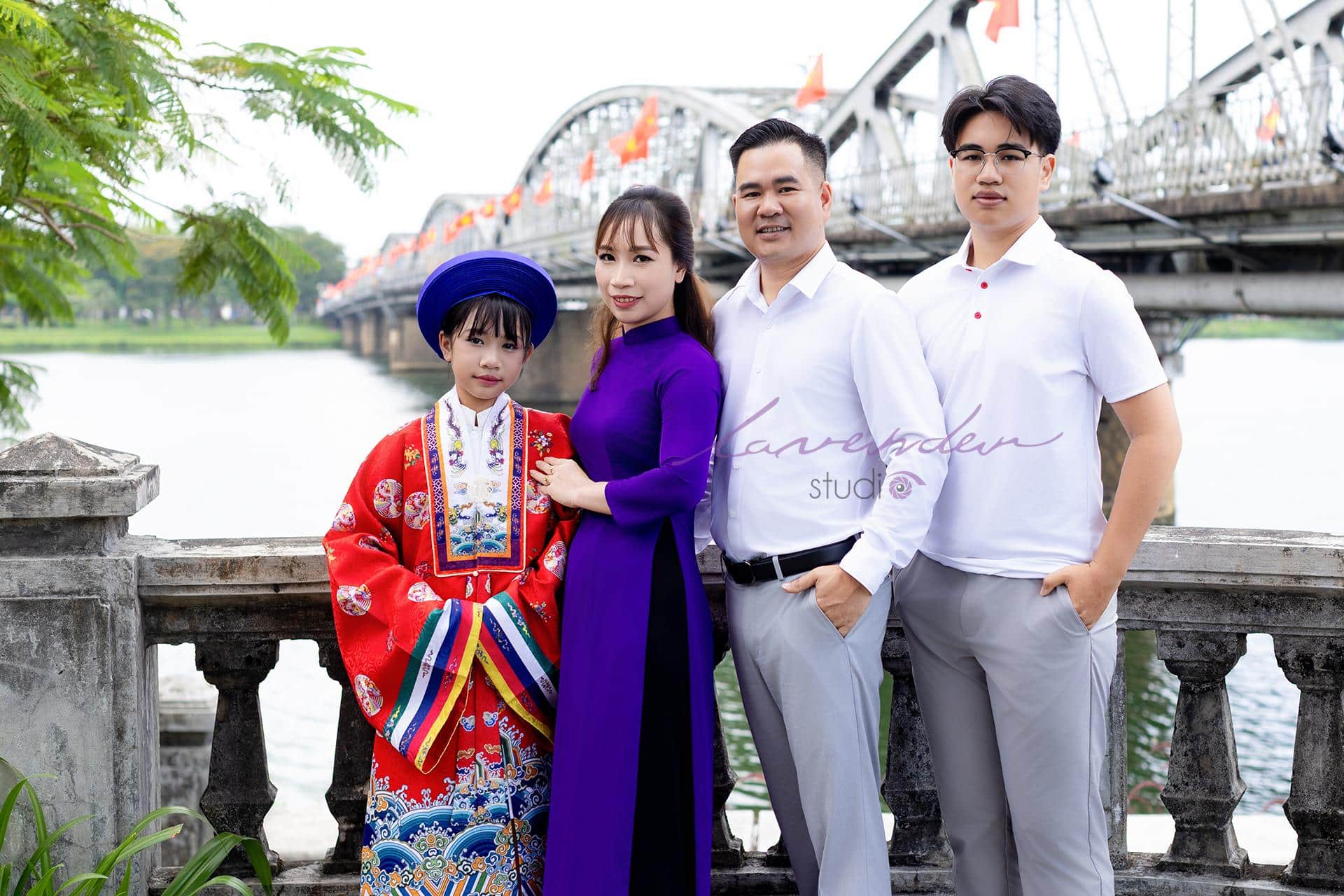 Studio chụp ảnh đẹp ở Huế cho gia đình đi du lịch