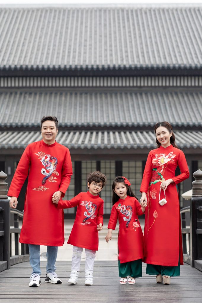 Gợi ý cách tạo dáng chụp ảnh áo dài cho nam, nữ, cặp đôi, gia đình đơn giản mà vẫn đẹp update 2026-2027