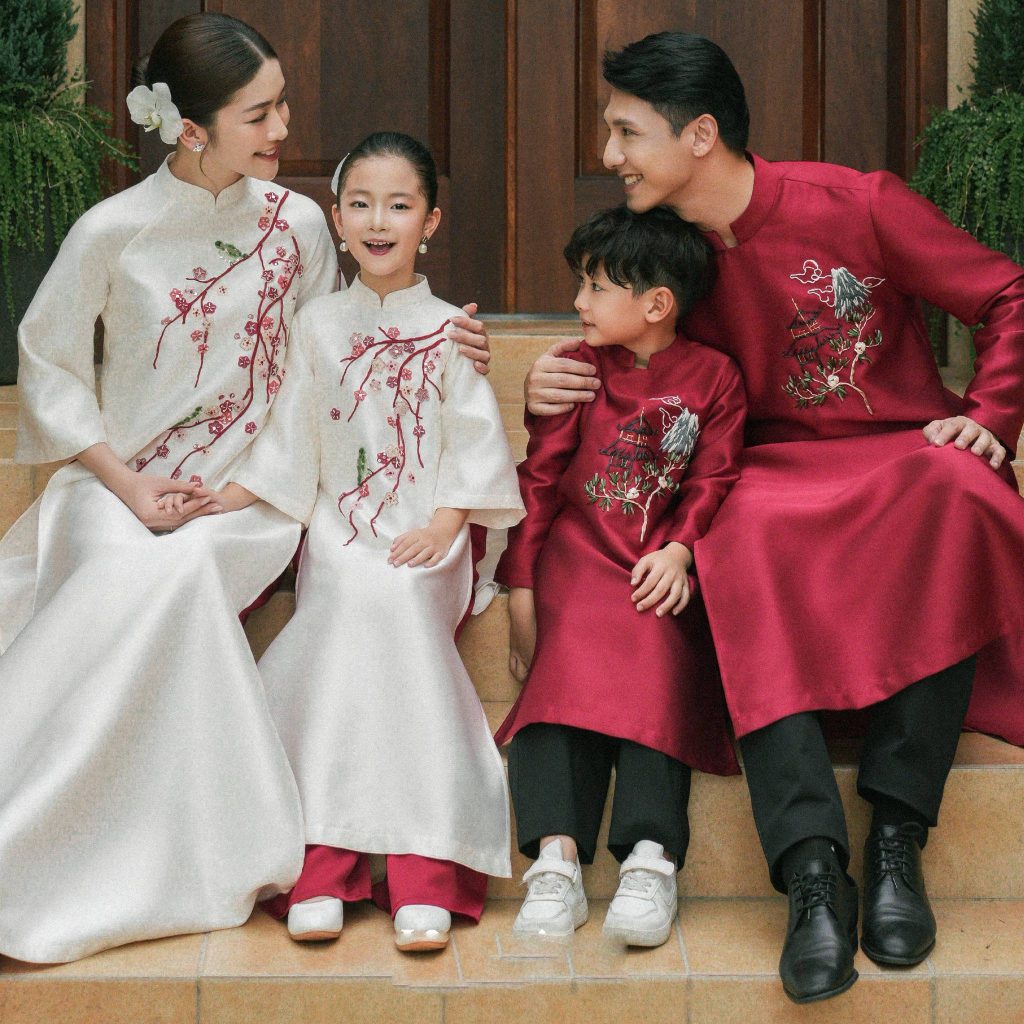 Gợi ý cách tạo dáng chụp ảnh áo dài cho nam, nữ, cặp đôi, gia đình đơn giản mà vẫn đẹp update 2026-2027