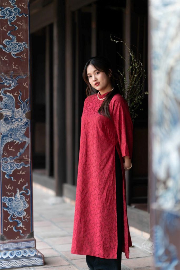 Gợi ý cách tạo dáng chụp ảnh áo dài cho nam, nữ, cặp đôi, gia đình đơn giản mà vẫn đẹp update 2026-2027
