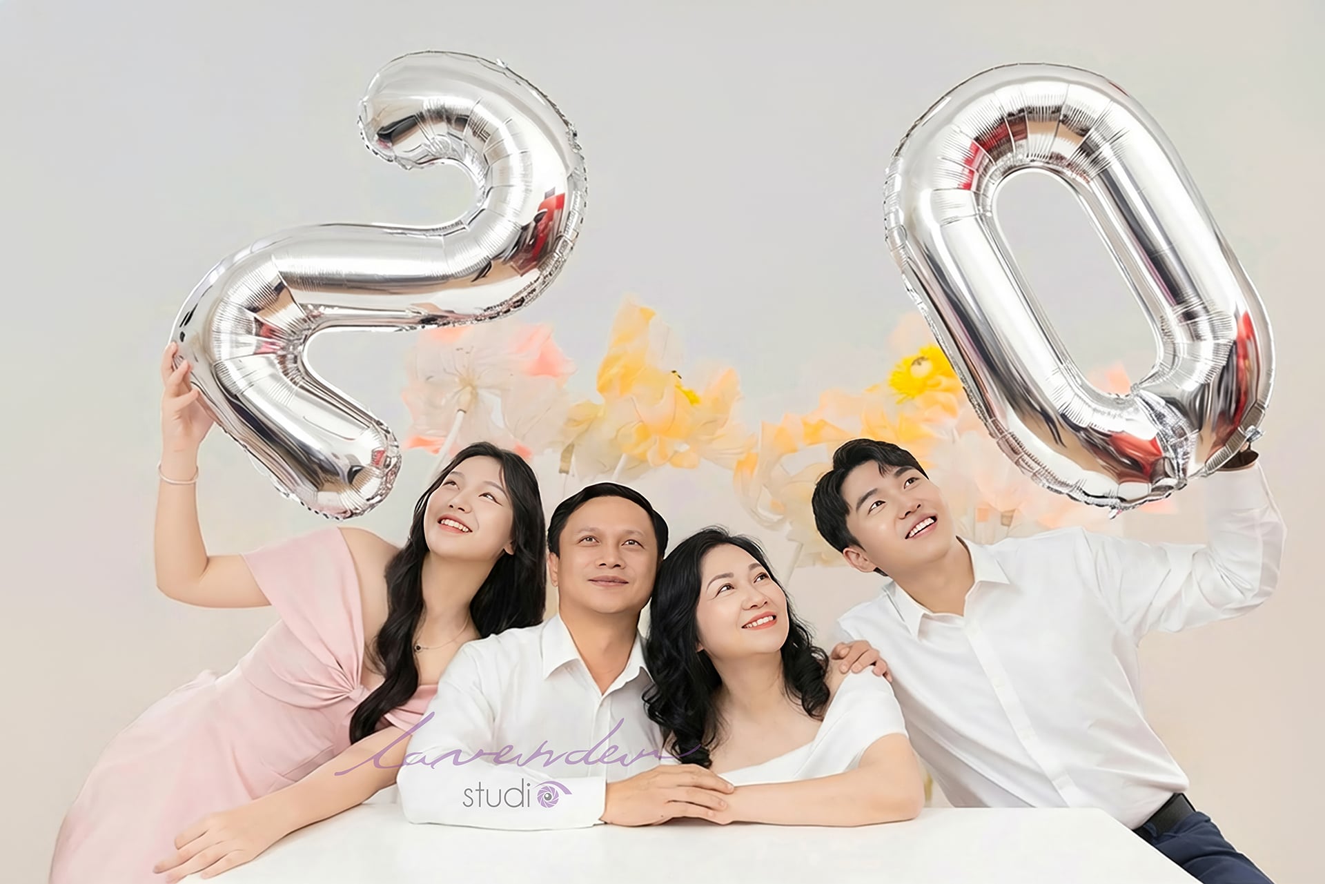 Dịch vụ chụp ảnh kỷ niệm 20 năm ngày cưới cùng gia đình