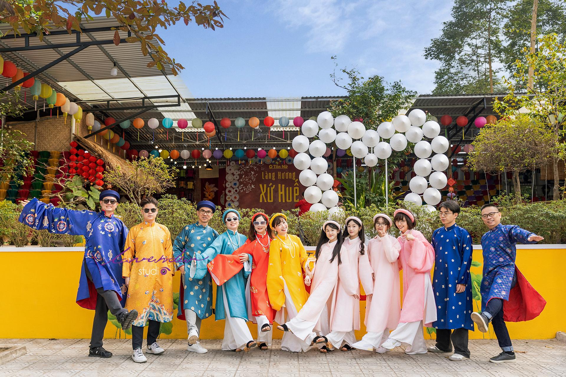 Tour chụp ảnh áo dài cổ phục cùng bạn bè gia đình ở Huế giá bao nhiêu