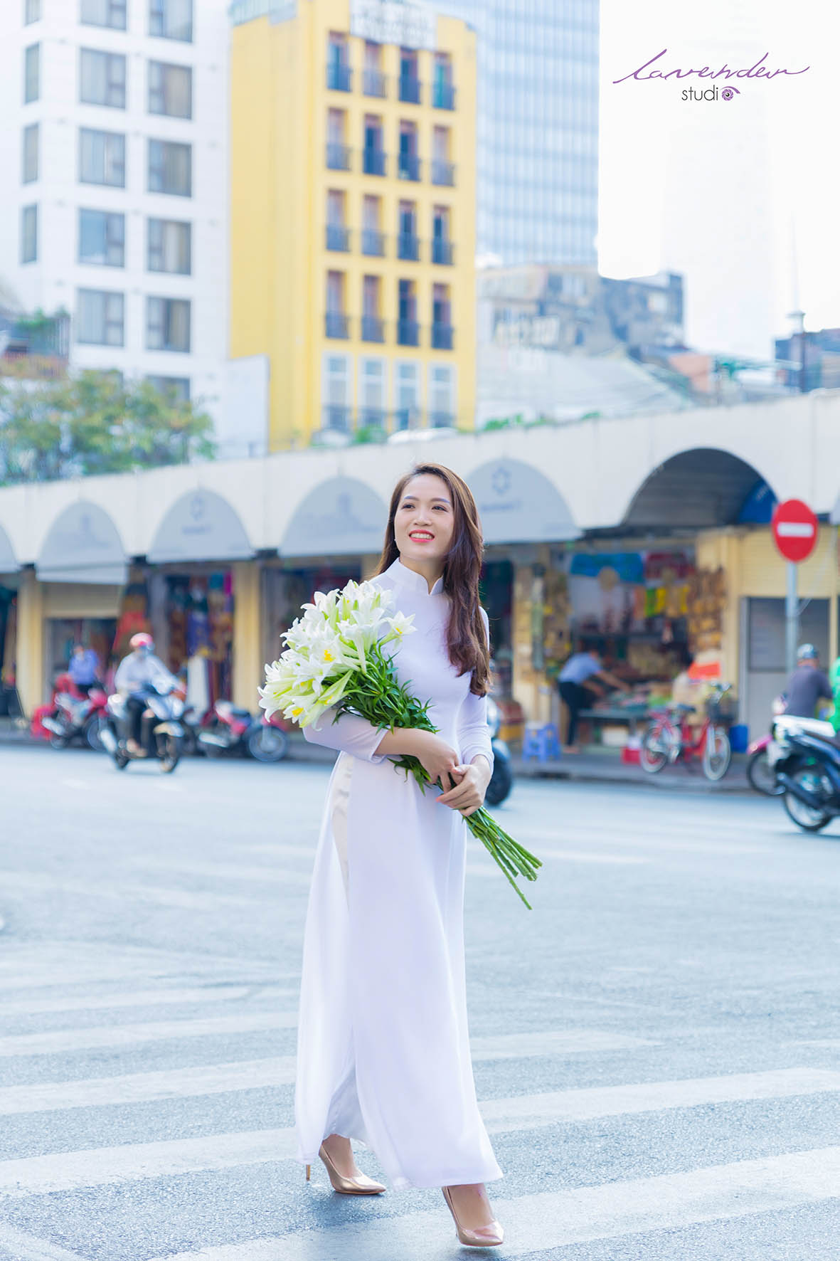 chup-hinh-ao-dai-hoa-loa-ken