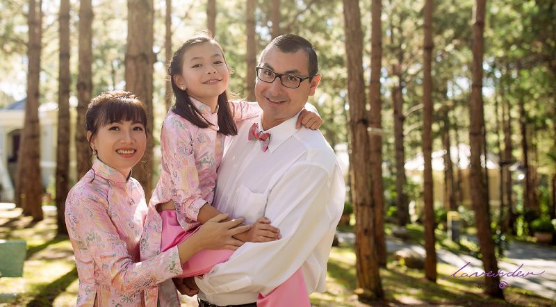 Hướng dẫn chụp ảnh áo dài đẹp cùng gia đình được Lavender studio chia sẻ